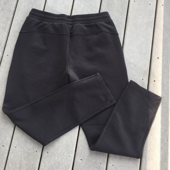 Under Armour || Fitted woman’s Black sweatpants size large - Picture 9 of 11